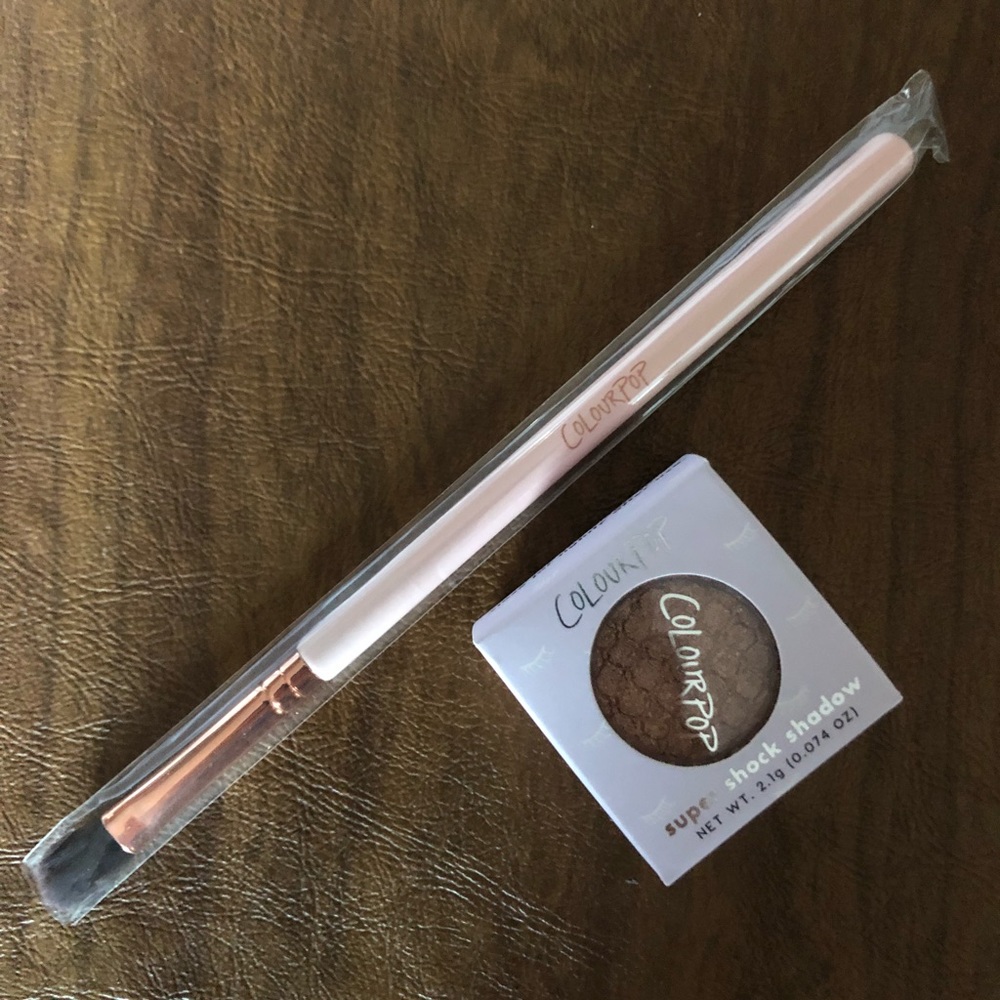 Colourpop eyeshadow and brush set